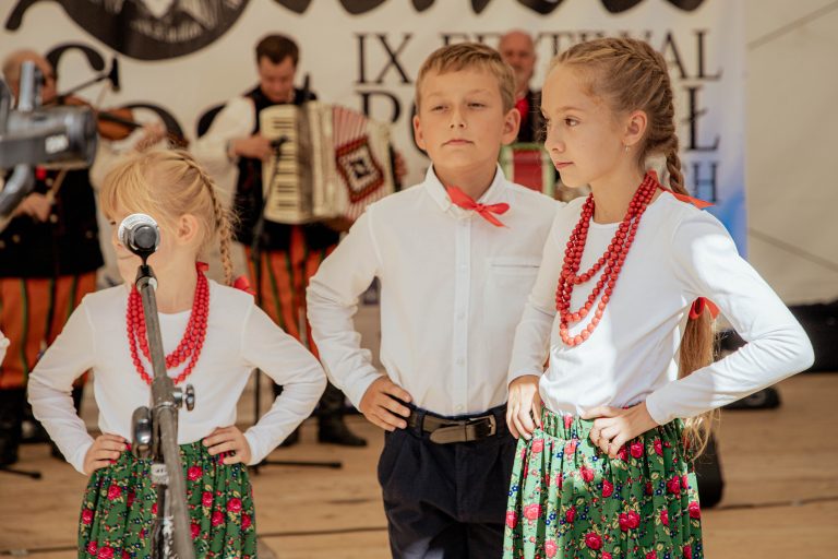 Dziecięco-Młodzieżowy Zespół Pieśni i Tańca w Bedlnie